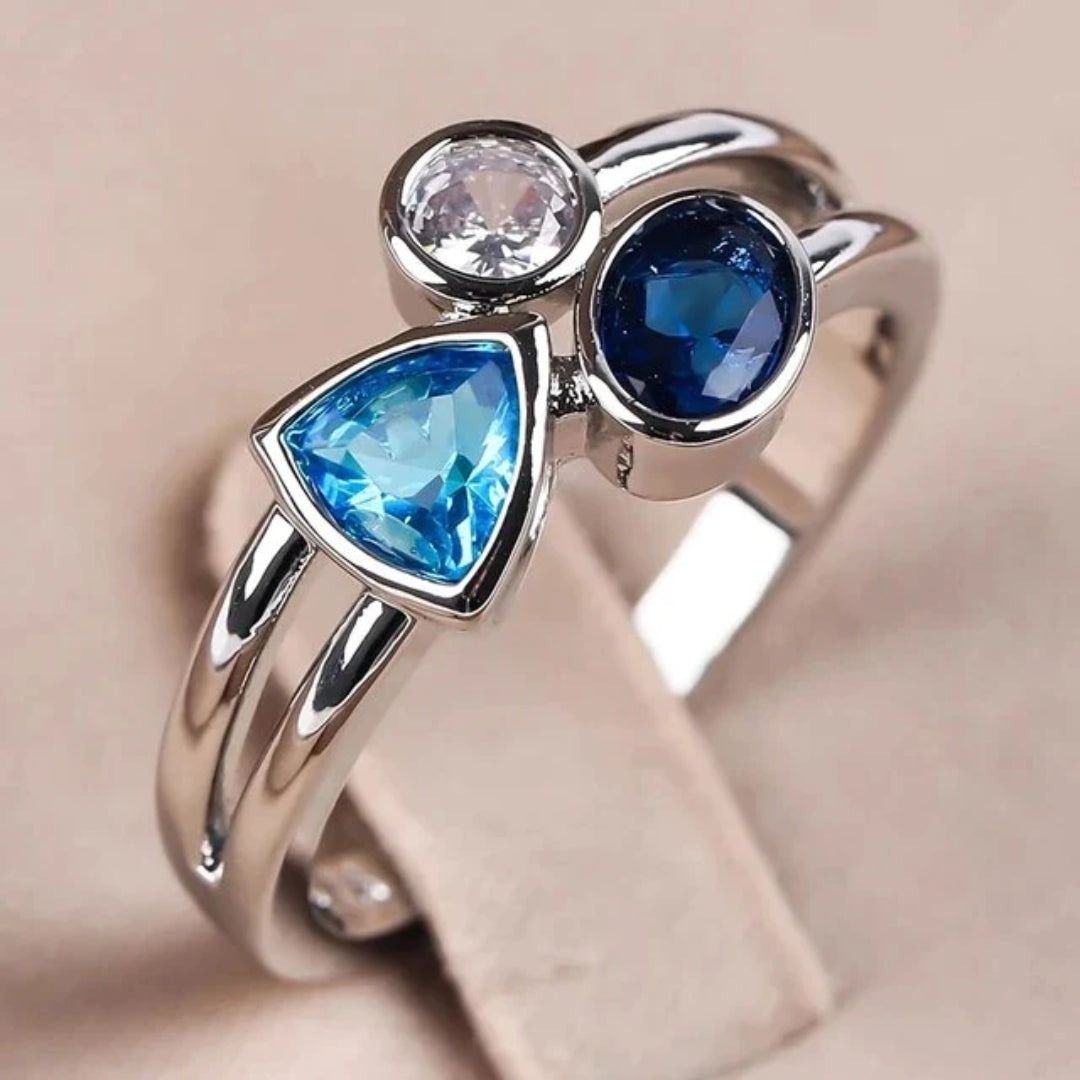 Anello vintage con cristalli blu in argento sterling