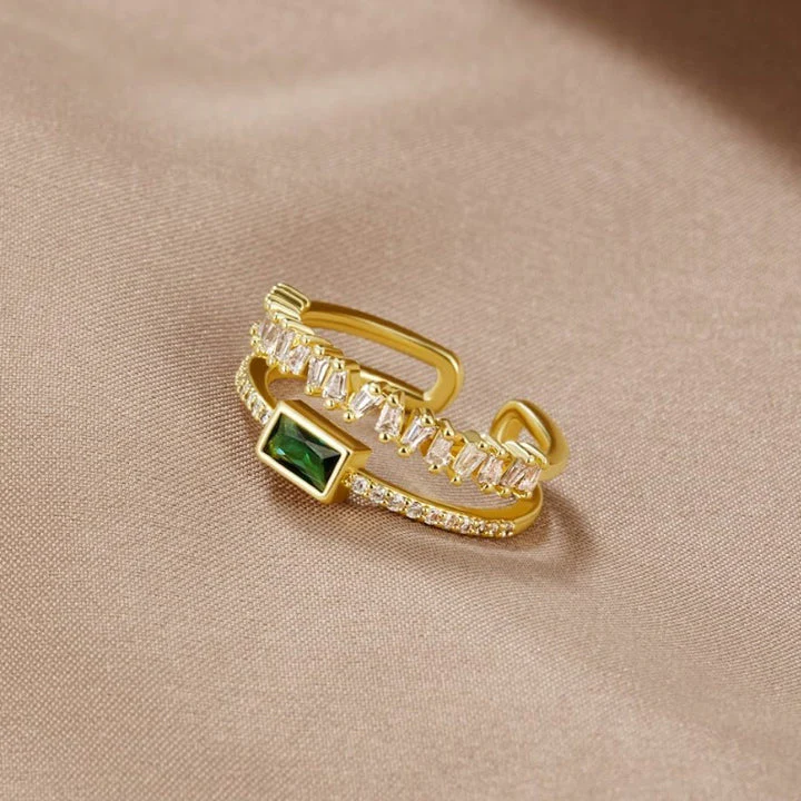 Elegante anello con smeraldo d'oro