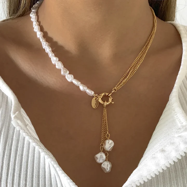 Elegante collana di perle barocche