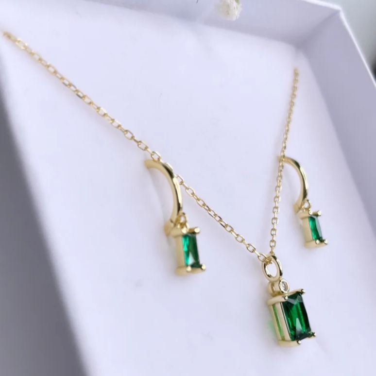 Elegante set in oro verde